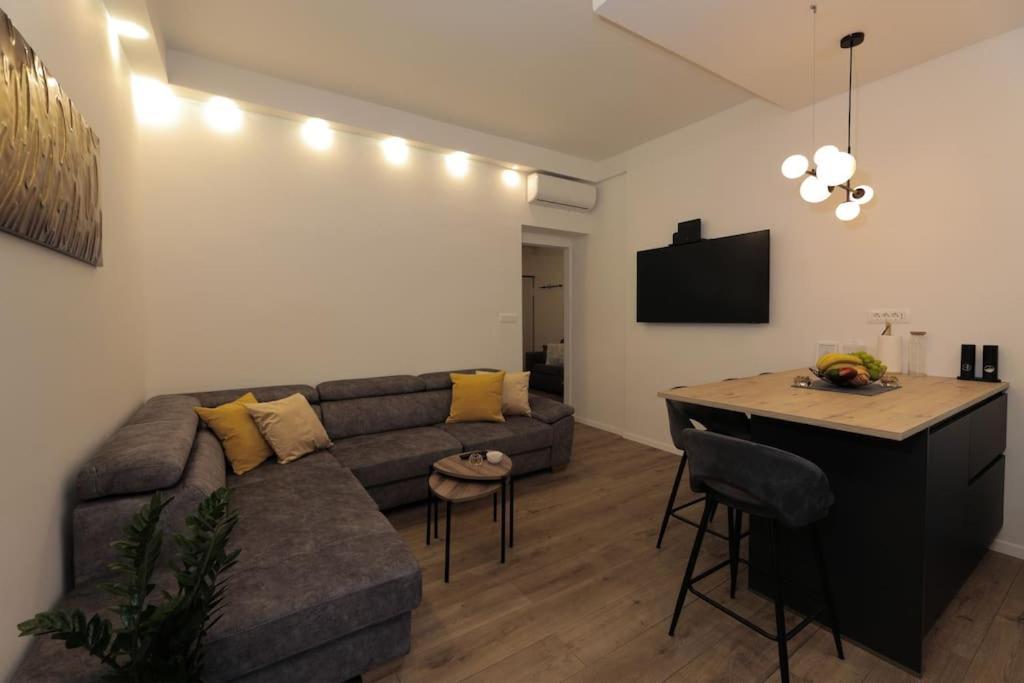 Tata Apartment Split Exterior foto